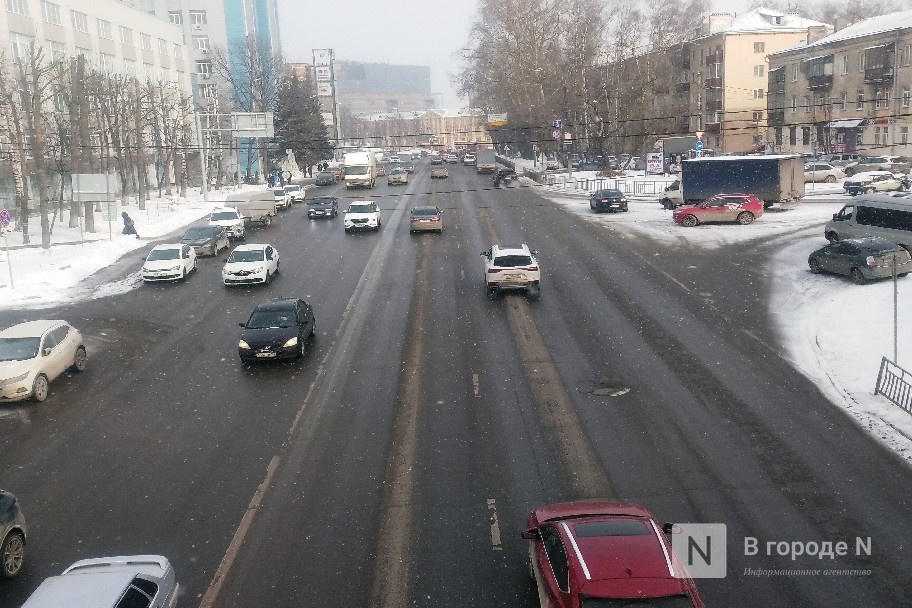 Нижегородцам рассказали, теплая или холодная зима больше вредит дорогам